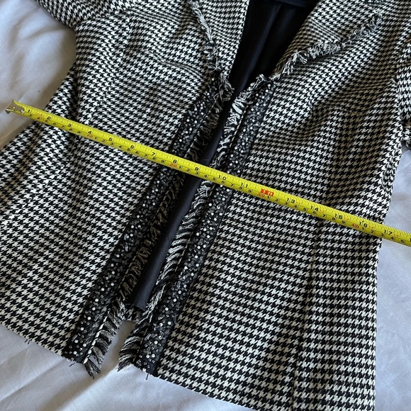 Houndstooth blazer with beads and pearl buttons - Picture 14 of 15